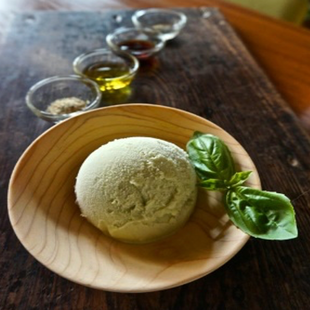 Japanese Basil Leaves Ice Cream 2 Litres Kaizenya